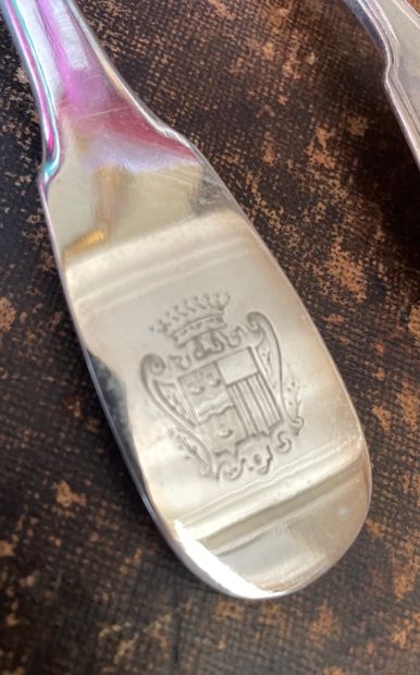 Lot de 15 grandes fourchettes en argent uniplat...