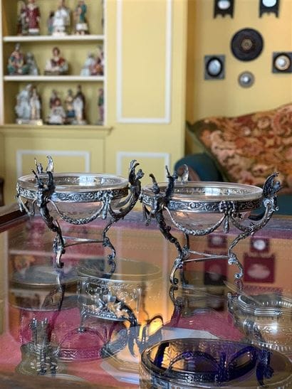 Paire de salières en argent (800) à décor...