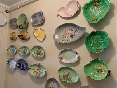 Collection de plats et assiettes divers en...