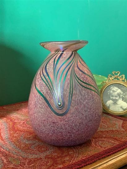 Vase piriforme à col évasé en verre soufflé...