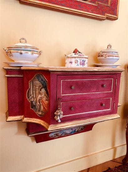 Meuble d'applique à tiroirs ouvrant à un...