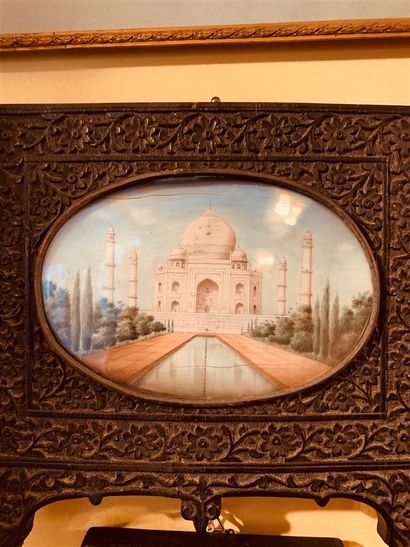 
Miniature ovale indienne représentant le...