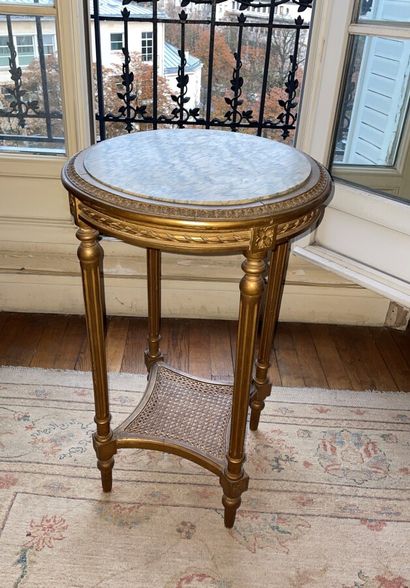 Table d'entre-deux ronde à plateau de marbre,...