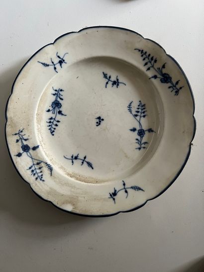 Assiette en porcelaine à décor dit 