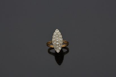 Bague marquise en or jaune et or gris 18K...