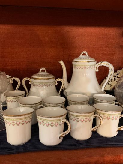 Service à café en porcelaine de Limoges à...