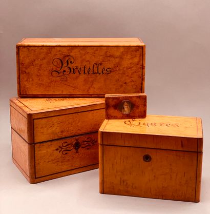 Trois boîtes en placage de loupe d'érable...