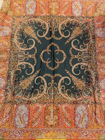 
Châle carré en laine à motifs cachemires...