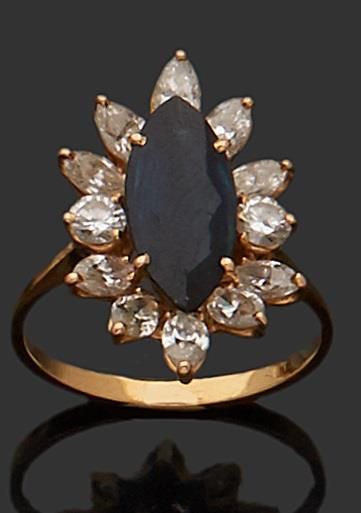 Bague fleur en or jaune 18K (750 millièmes)...