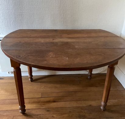 Table en bois naturel à volets

XIXe siècle

Hauteur...