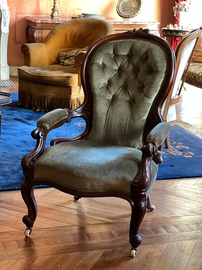 Fauteuil de forme mouvementée en bois naturel,...