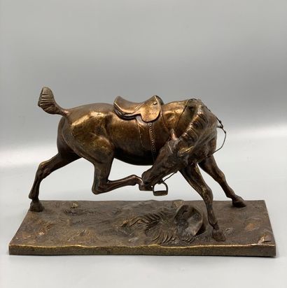 Ecole XXe siècle

Cheval harnaché

Bronze...
