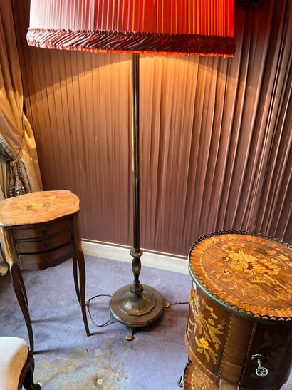 Lampadaire en laiton

Hauteur : 131 cm
