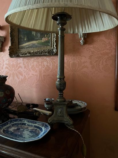 Pique-cierge monté en lampe en laiton