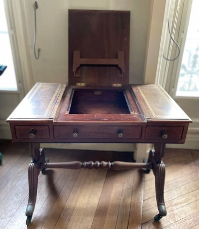 Petit bureau de style Anglais à mécanisme

72...