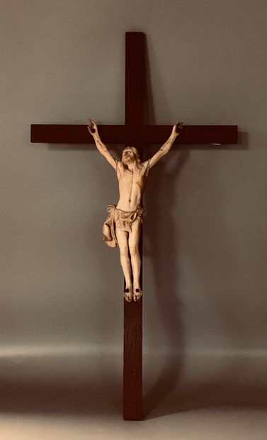 Christ janséniste en ivoire finement sculpté...