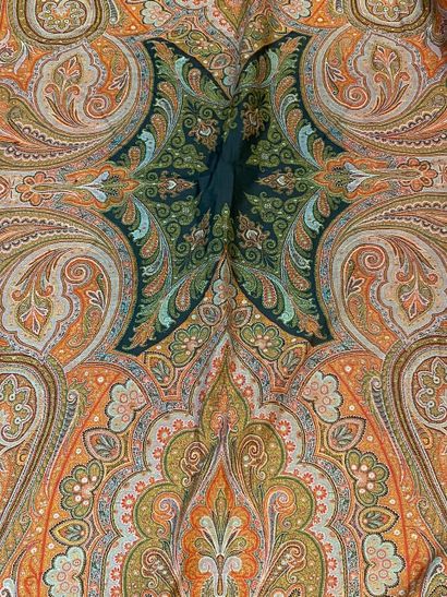 
Châle en laine à motifs cachemires (trous...