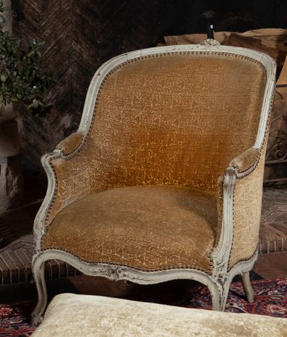 
Duchess broken in grey relacquered wood...