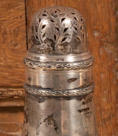 
PUIFORCAT




Saupoudroir en argent sur...