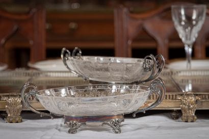 
Paire de coupes en cristal taillé à décor...