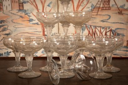 
Service of champagne glasses in crystal...