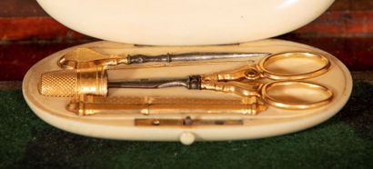 
Sewing kit in yellow gold 18 k (750 thousandths)...