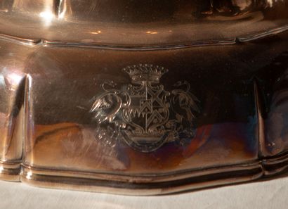 
Cloche de service en métal argenté, le fretel...