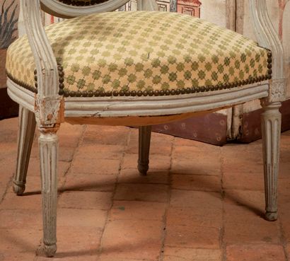 
Cabriolet armchair in grey lacquered wood...