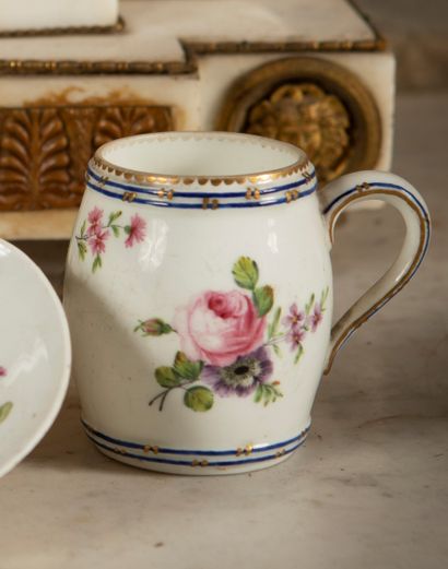 
Mustard pot in porcelain of Sevres with...