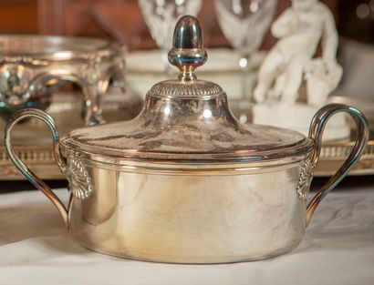 
Pair of covered vegetable dishes and their...