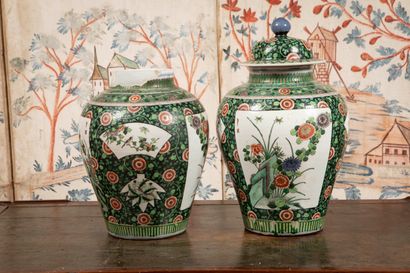 
CHINA - XIX th century




Pair of covered...