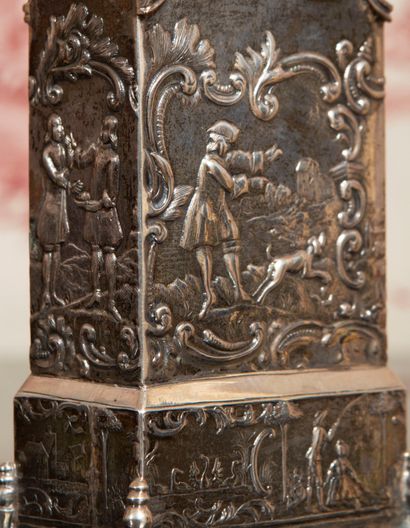 
Silver tea box with stamped decoration of...