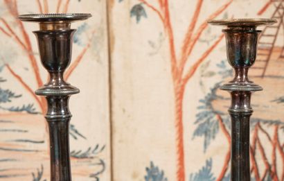 
Pair of candlesticks in silvered bronze,...