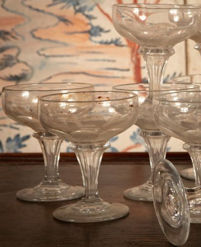 
Service of champagne glasses in crystal...