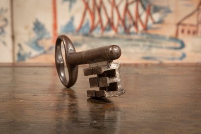 
Key with an E.




18th century




Length...
