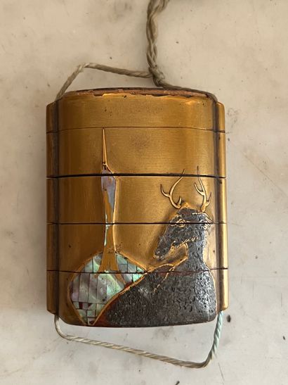 
JAPAN - 17th/18th century 




Inro with...