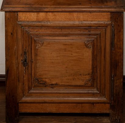 
Small writing desk in natural wood opening...