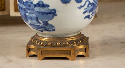 
Small porcelain vase of China with white-blue...