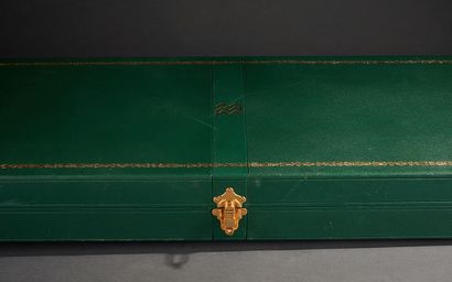 Coffret pour la carabine et le fusil. 

En...