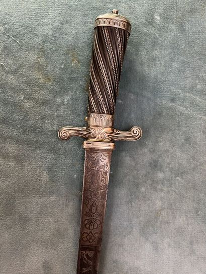 Dague de chasse poignée ébène et argent,...