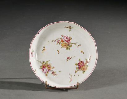 Assiette creuse en porcelaine de Saxe à décor...