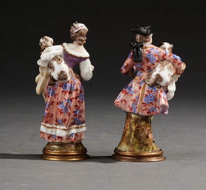 Paire de flacons à parfum en porcelaine de...