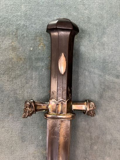 
Dague de chasse à poignée ébène ornée de...