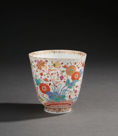
MEISSEN




Grand gobelet évasé en porcelaine...
