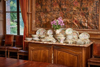 
Rare ensemble de 8 panneaux en cuir de Cordoue...