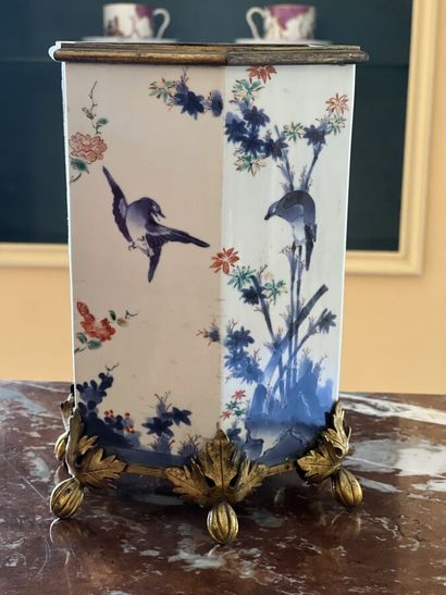 JAPON, Kakiemon - Epoque EDO (1603 - 1868),...