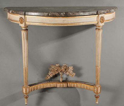 Console demie-lune en bois mouluré, sculpté...