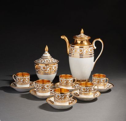 
DARTE - Service en porcelaine à décor doré...