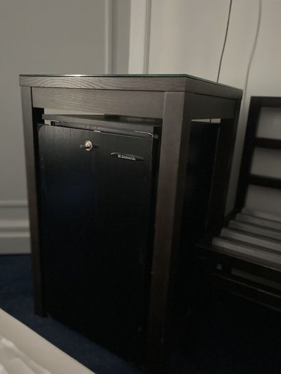 Dark wood minibar with lock 

Dimensions...