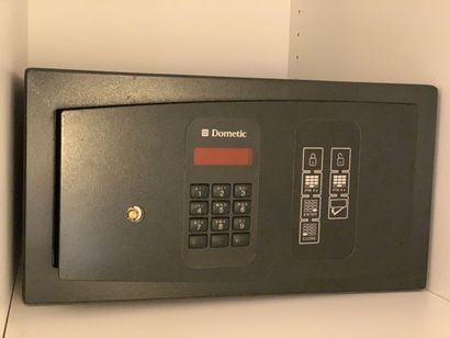 Small safe Dometic (Missing cover).

Height:...